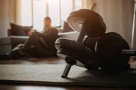 弗洛伦蒂诺打破惯例，为每位皇马球员额外发放25万欧奖金